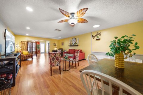 House in Clearwater, Florida 2 bedrooms, 141.86 sq.m. № 2227264 - photo 8