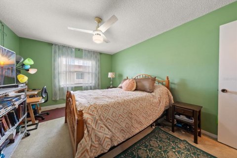 House in Clearwater, Florida 2 bedrooms, 141.86 sq.m. № 2227264 - photo 16