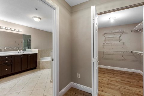 Снять в аренду кондоминиум в Майами, Флорида 1 спальня, 106.09м2, № 2021807 - фото 12