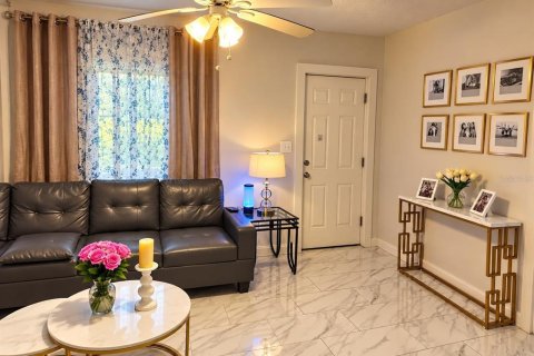 Villa ou maison à vendre à Orlando, Floride: 3 chambres, 82.4 m2 № 2433662 - photo 5