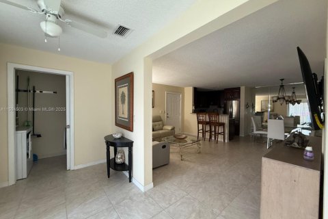 Copropriété à louer à Palm Beach Gardens, Floride: 2 chambres, 117.8 m2 № 1960042 - photo 24