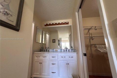 Copropriété à louer à Palm Beach Gardens, Floride: 2 chambres, 117.8 m2 № 1960042 - photo 13