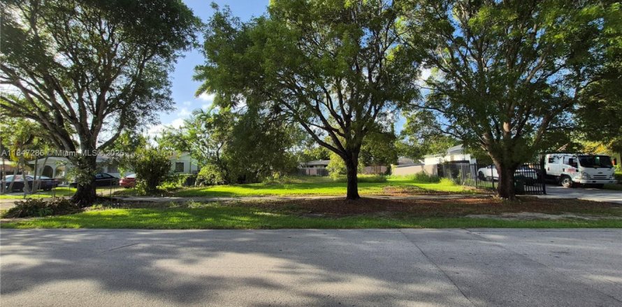 Land in Florida City, Florida № 1847762