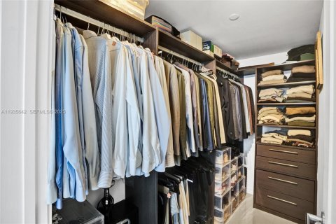 Copropriété à vendre à Miami, Floride: 2 chambres, 110.65 m2 № 1993767 - photo 23