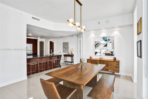 Copropriété à vendre à Miami, Floride: 2 chambres, 110.65 m2 № 1993767 - photo 10