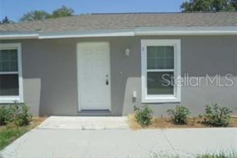 House in Ocklawaha, Florida 3 bedrooms, 92.9 sq.m. № 2224776 - photo 2
