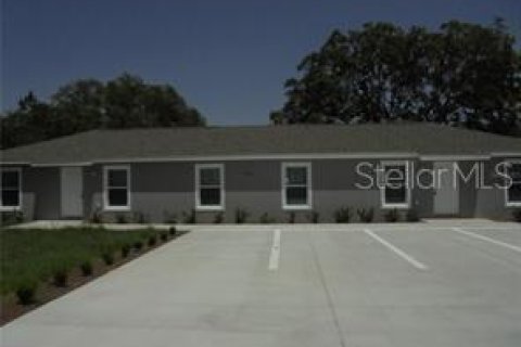 House in Ocklawaha, Florida 3 bedrooms, 92.9 sq.m. № 2224776