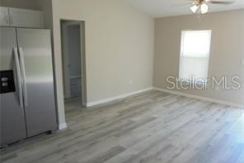 House in Ocklawaha, Florida 3 bedrooms, 92.9 sq.m. № 2224776 - photo 6