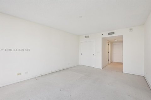 Condo in Highland Beach, Florida, 3 bedrooms  № 2043341 - photo 26