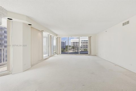 Condo in Highland Beach, Florida, 3 bedrooms  № 2043341 - photo 11