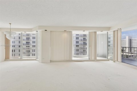 Condo in Highland Beach, Florida, 3 bedrooms  № 2043341 - photo 15