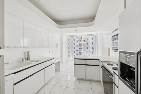 Condo in Highland Beach, Florida, 3 bedrooms  № 2043341 - photo 21