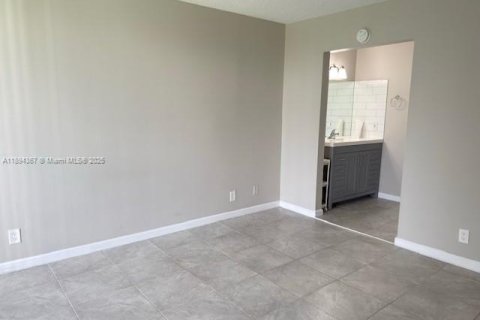 Снять в аренду кондоминиум в Дейви, Флорида 1 спальня, 60.76м2, № 1945973 - фото 10