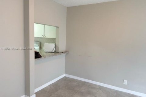 Снять в аренду кондоминиум в Дейви, Флорида 1 спальня, 60.76м2, № 1945973 - фото 6