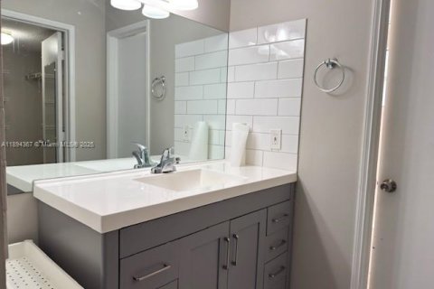 Снять в аренду кондоминиум в Дейви, Флорида 1 спальня, 60.76м2, № 1945973 - фото 12