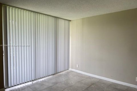 Снять в аренду кондоминиум в Дейви, Флорида 1 спальня, 60.76м2, № 1945973 - фото 9