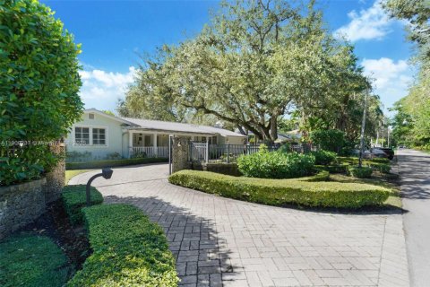 Купить виллу или дом в Майами, Флорида 3 спальни, 174.84м2, № 1955562 - фото 1