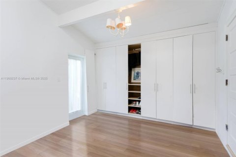 Купить виллу или дом в Майами, Флорида 3 спальни, 174.84м2, № 1955562 - фото 27