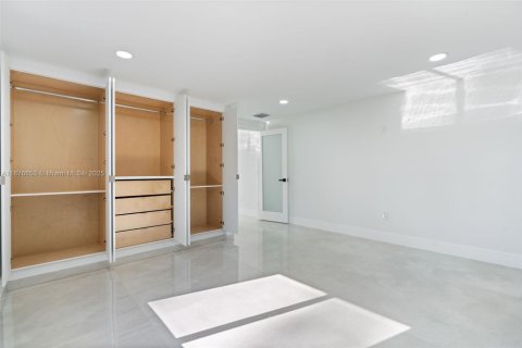 Casa en venta en Davie, Florida, 5 dormitorios, 298.59 m2 № 1920608 - foto 24