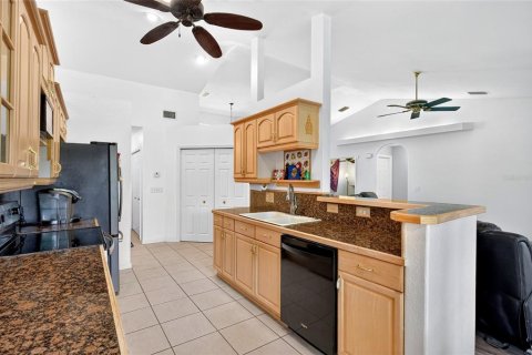 Villa ou maison à vendre à Ocala, Floride: 3 chambres, 150.32 m2 № 2419999 - photo 12