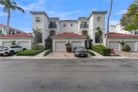Copropriété à louer à Aventura, Floride: 2 chambres, 100.06 m2 № 1711106 - photo 1