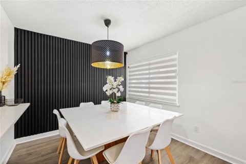 Condo in Orlando, Florida, 2 bedrooms  № 2377913 - photo 10