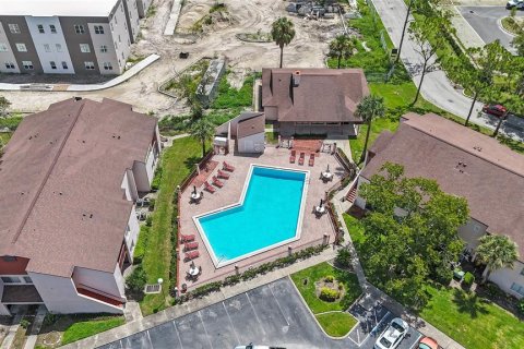 Condo in Orlando, Florida, 2 bedrooms  № 2377913 - photo 24
