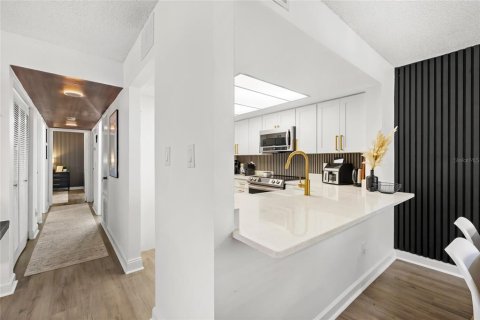 Condo in Orlando, Florida, 2 bedrooms  № 2377913 - photo 11