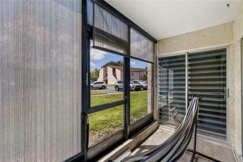 Condo in Orlando, Florida, 2 bedrooms  № 2377913 - photo 19