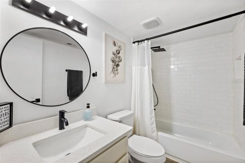 Condo in Orlando, Florida, 2 bedrooms  № 2377913 - photo 18