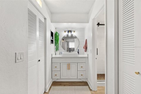 Condo in Orlando, Florida, 2 bedrooms  № 2377913 - photo 15
