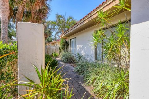 House in Bradenton, Florida 3 bedrooms, 167.69 sq.m. № 1676960 - photo 3