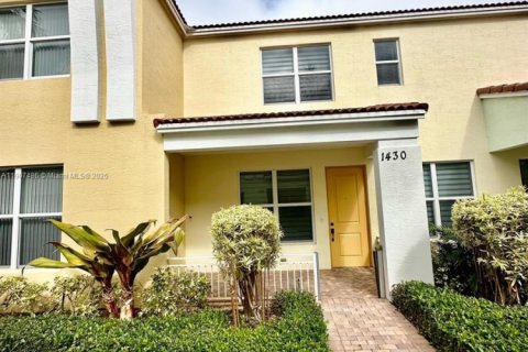Townhouse in Boca Raton, Florida 2 bedrooms, 125.79 sq.m. № 1965063