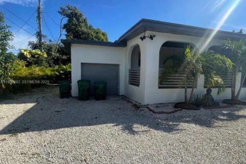 House in Miami, Florida 4 bedrooms, 128.48 sq.m. № 1992875 - photo 6