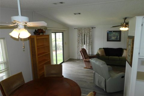 Appartement à louer à Zephyrhills, Floride: 2 chambres, 98.1 m2 № 1907486 - photo 9