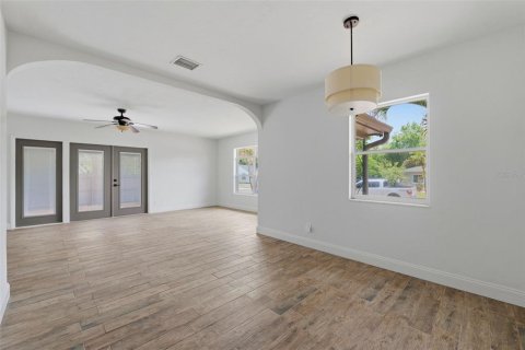 Villa ou maison à vendre à Saint Petersburg, Floride: 6 chambres, 358.32 m2 № 2140784 - photo 17