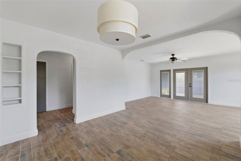 Villa ou maison à vendre à Saint Petersburg, Floride: 6 chambres, 358.32 m2 № 2140784 - photo 14
