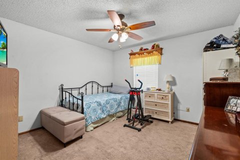 House in Oakland, Florida 3 bedrooms, 131.83 sq.m. № 1767223 - photo 12