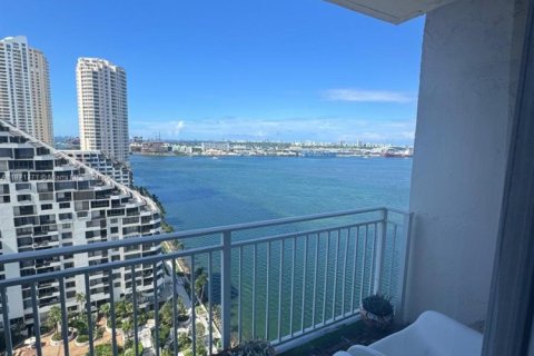 Copropriété à vendre à Miami, Floride: 2 chambres, 91.51 m2 № 1979620 - photo 5