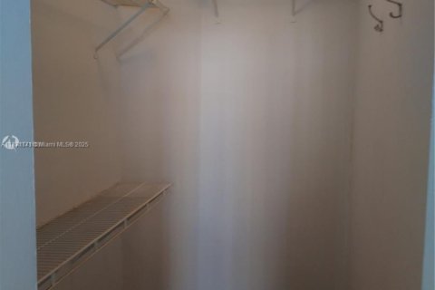 Copropriété à vendre à Miami, Floride: 2 chambres, 91.51 m2 № 1979620 - photo 15