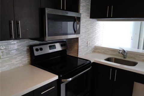 Copropriété à vendre à Miami, Floride: 2 chambres, 91.51 m2 № 1979620 - photo 12