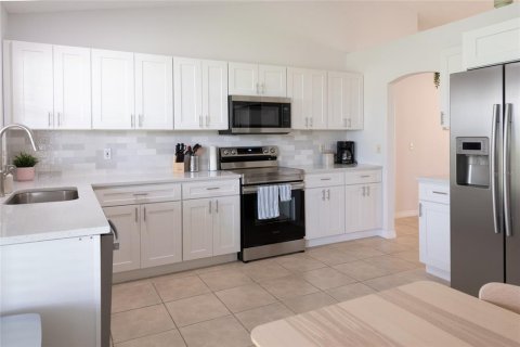 House in Kissimmee, Florida 3 bedrooms, 142.6 sq.m. № 2393928 - photo 3