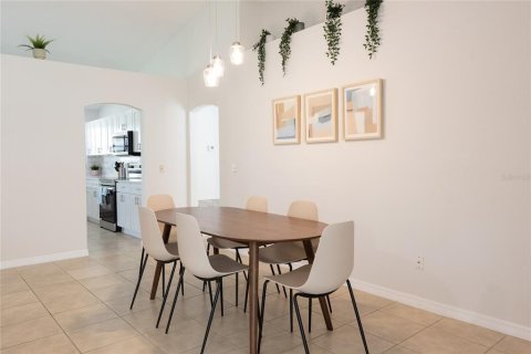 House in Kissimmee, Florida 3 bedrooms, 142.6 sq.m. № 2393928 - photo 5