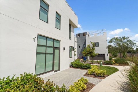 Adosado en venta en Winter Park, Florida, 3 dormitorios, 203.73 m2 № 2096431 - foto 2