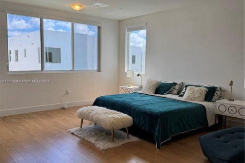 Villa ou maison à louer à Doral, Floride: 5 chambres, 289.2 m2 № 1939317 - photo 10