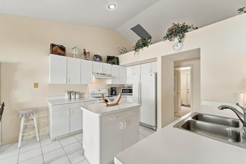 Villa ou maison à vendre à Delray Beach, Floride: 3 chambres, 193.52 m2 № 2409228 - photo 3