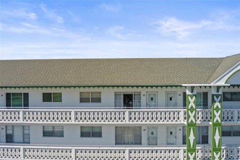 Condo in Clearwater, Florida, 2 bedrooms  № 1716837 - photo 1