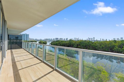 Condominio en alquiler en North Miami Beach, Florida, 3 dormitorios, 144.56 m2 № 2301668 - foto 15