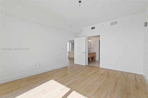Condominio en alquiler en North Miami Beach, Florida, 3 dormitorios, 144.56 m2 № 2301668 - foto 18