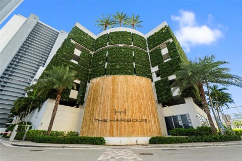 Condominio en North Miami Beach, Florida, 3 dormitorios  № 2301668